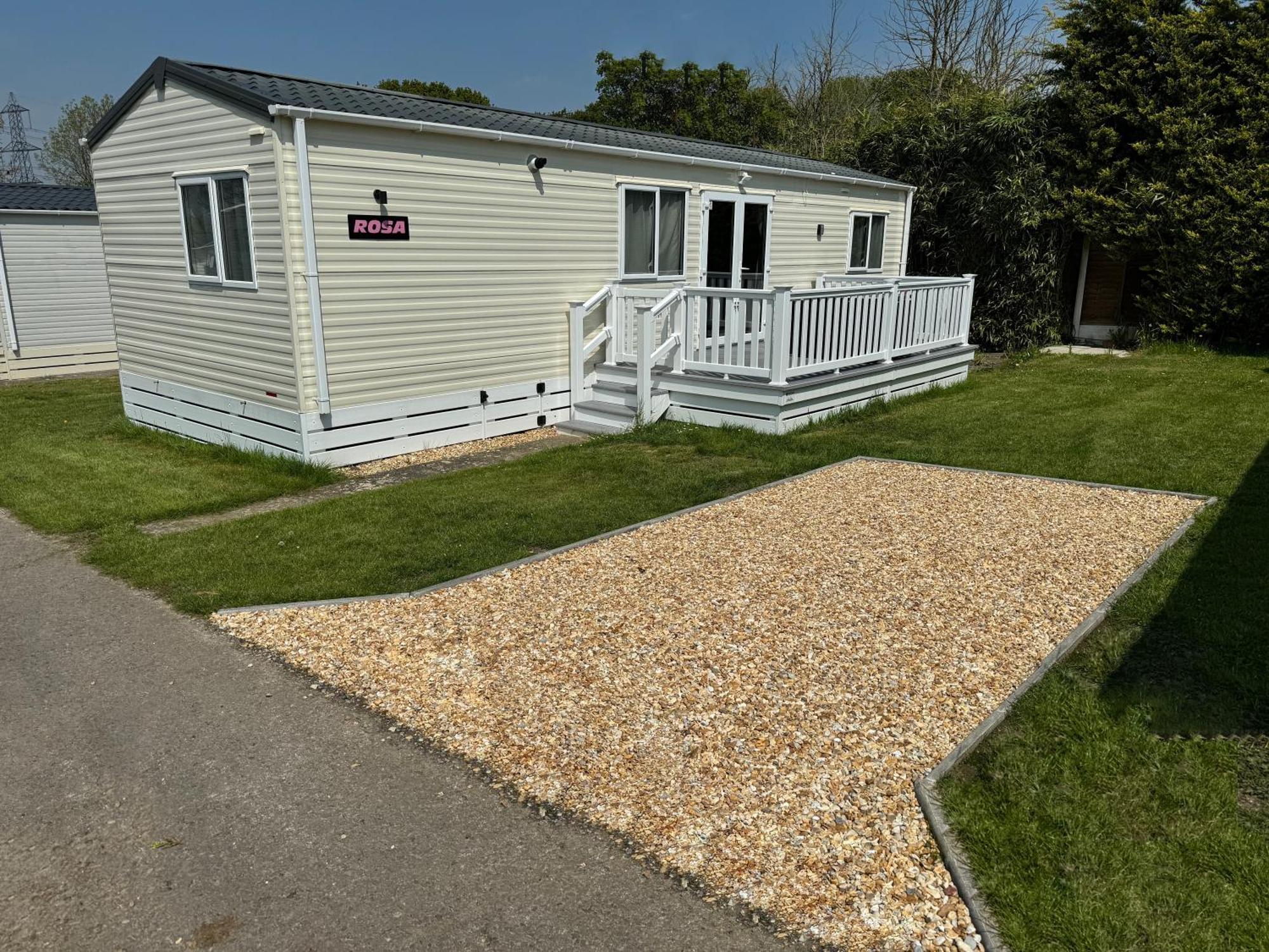 Rosa - Bournemouth *